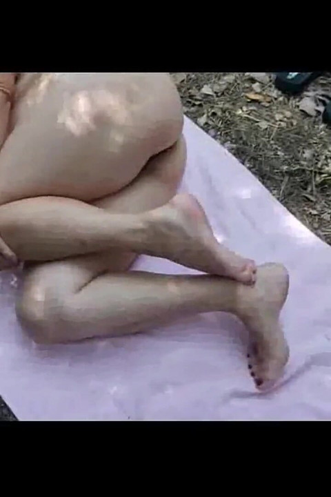 Mel Caresses di Hutan 2