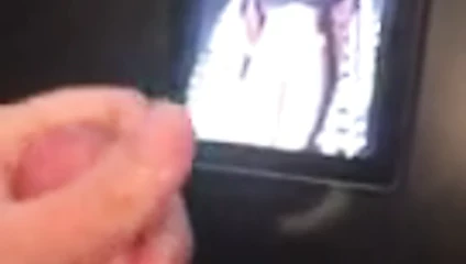 Büyük memeli sıcak insta modeline haraç