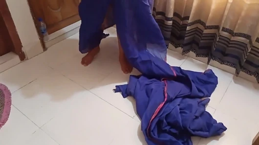 62y Old Palestine Beautiful Sexy Granny Wearing Saree & Blouse Then a Guy Seduced & Fucks He