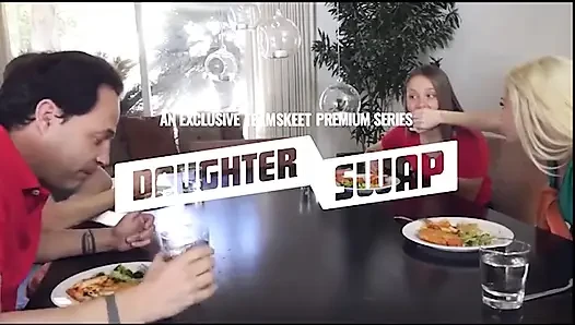 Alexia sky si cewek nakal rambut pirang disambut dengan seks threesome sama asisten barunya