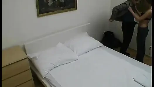 Сумасшедшая сучка в горячем любительском видео