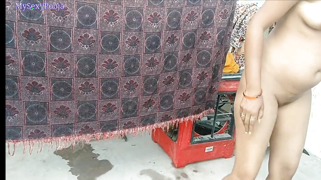 Desi Indian girl Pooja has amazing sex with a big cock. If I'm not satisfied with cock sex, I put a cucumber in my vagina (in Hi