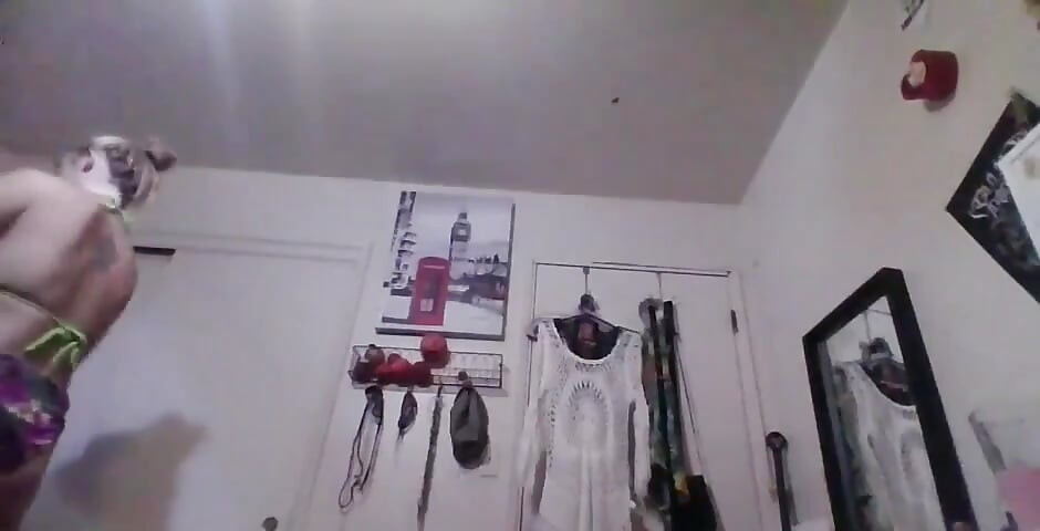 Le ruisseau a commencé juste sorti de la rivière