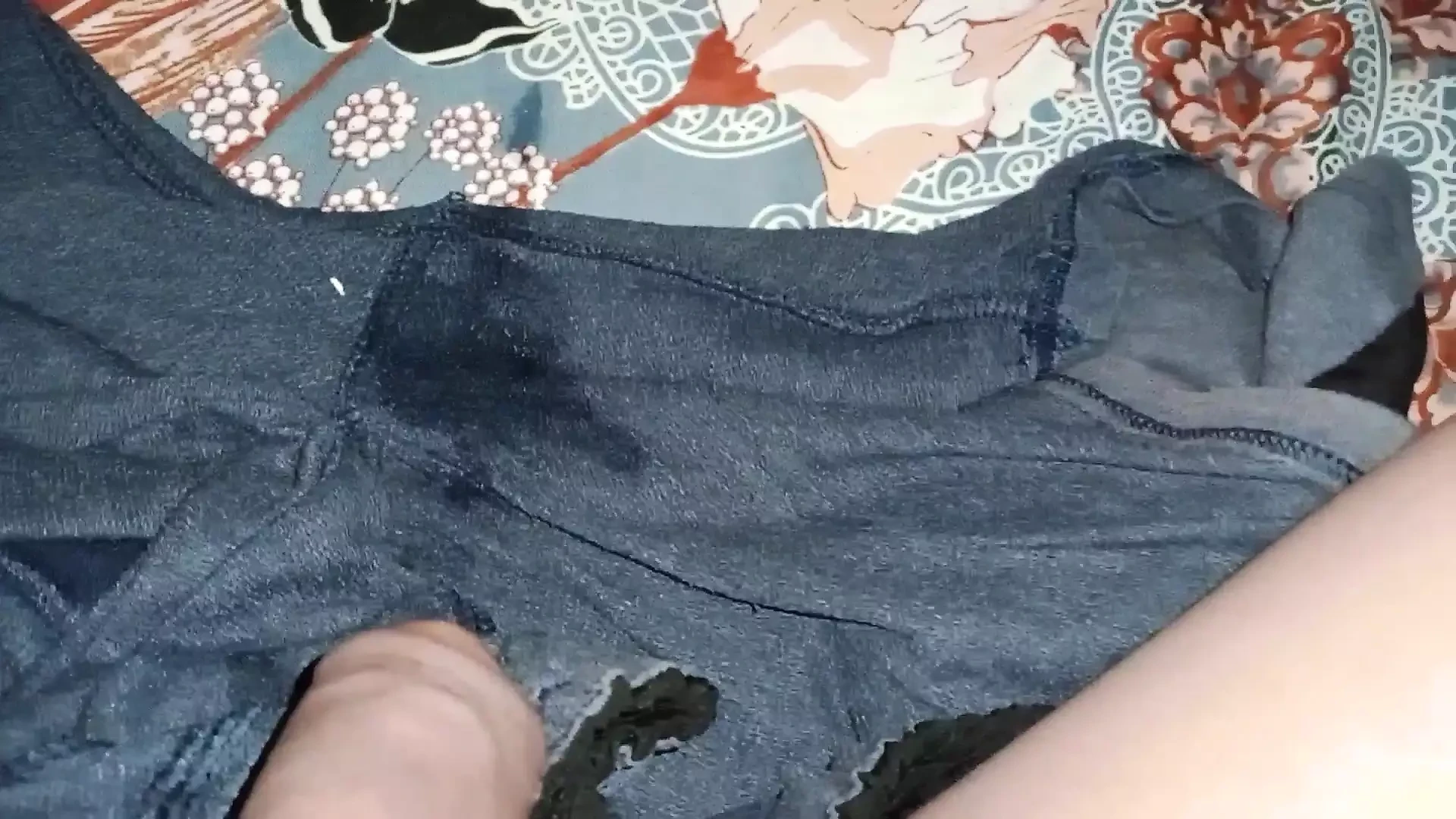 Sex s nevlastní sestrou v jejím pokoji
