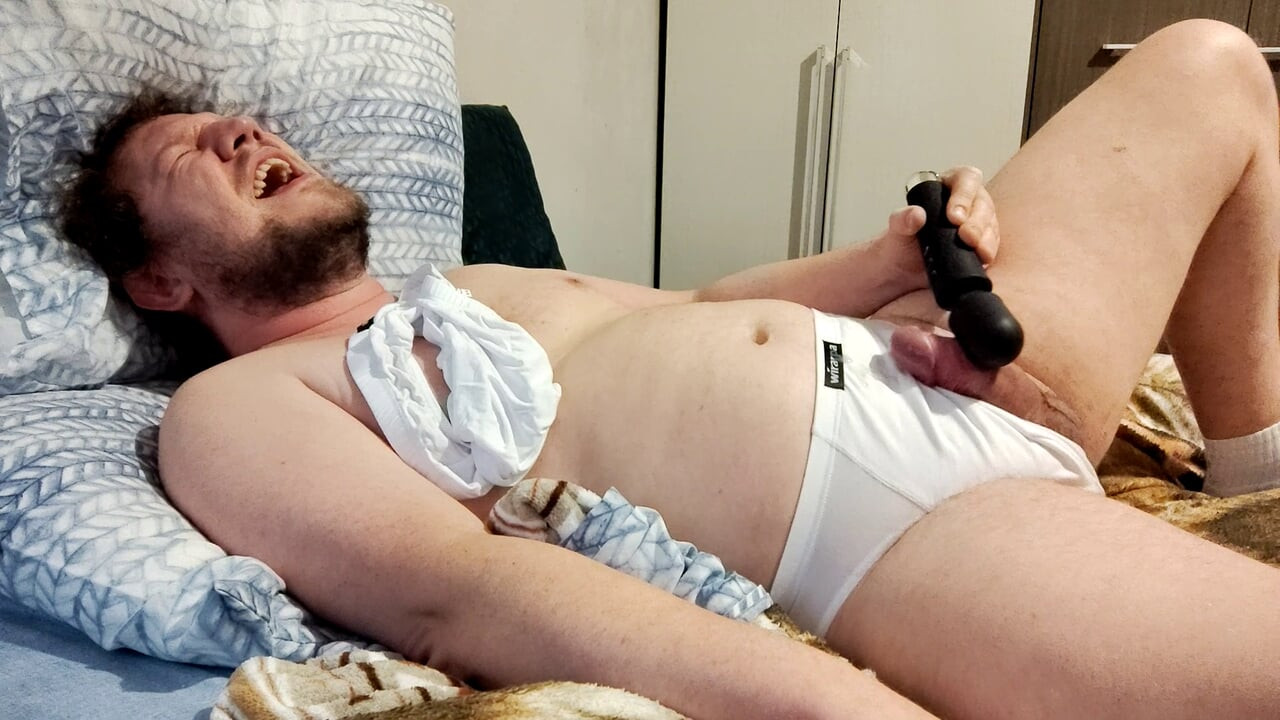 Drkaj i svrši u seksi Wirarpa bijelim gaćicama