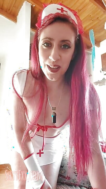 Shyyfxx En Meget Ndssvag Patient Drager Fordel Af Gauchita-sygeplejersken! JOI Rollespil