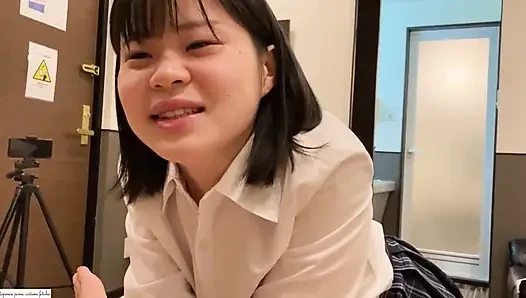 Lihat seragam kampus lamaku yang legit