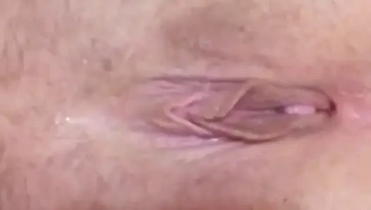 Istri lagi sendirian di depan kamera