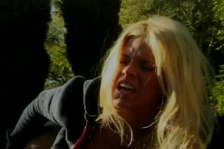 A pretty blonde babe eats cuk after a hot outdoor fuck
