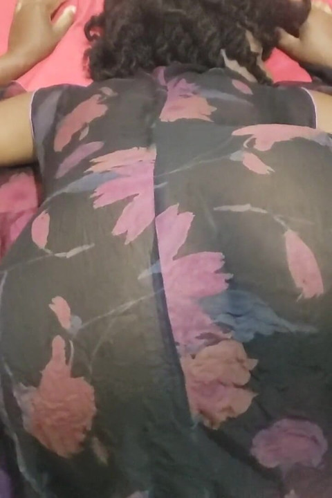 Imagine acordar ao lado de Este Anjo com uma bunda grande que precisa de você para transar com ela
