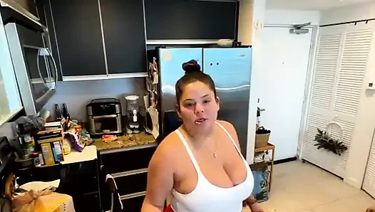 Dani Valentina ile canlı yayın