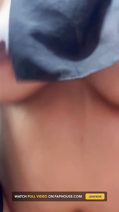 Menina muçulmana fode buceta dura com gozada anal