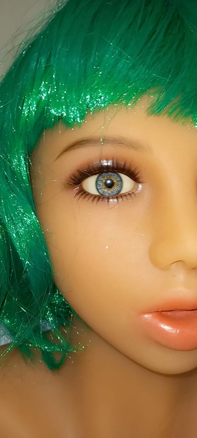 Diana doll with the green bet