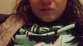 Sometransgirl957 (mtf, 20) se masturbando usando um lenço