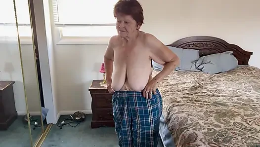 Лижу киску моей 74-летней жены, пока она не кончит