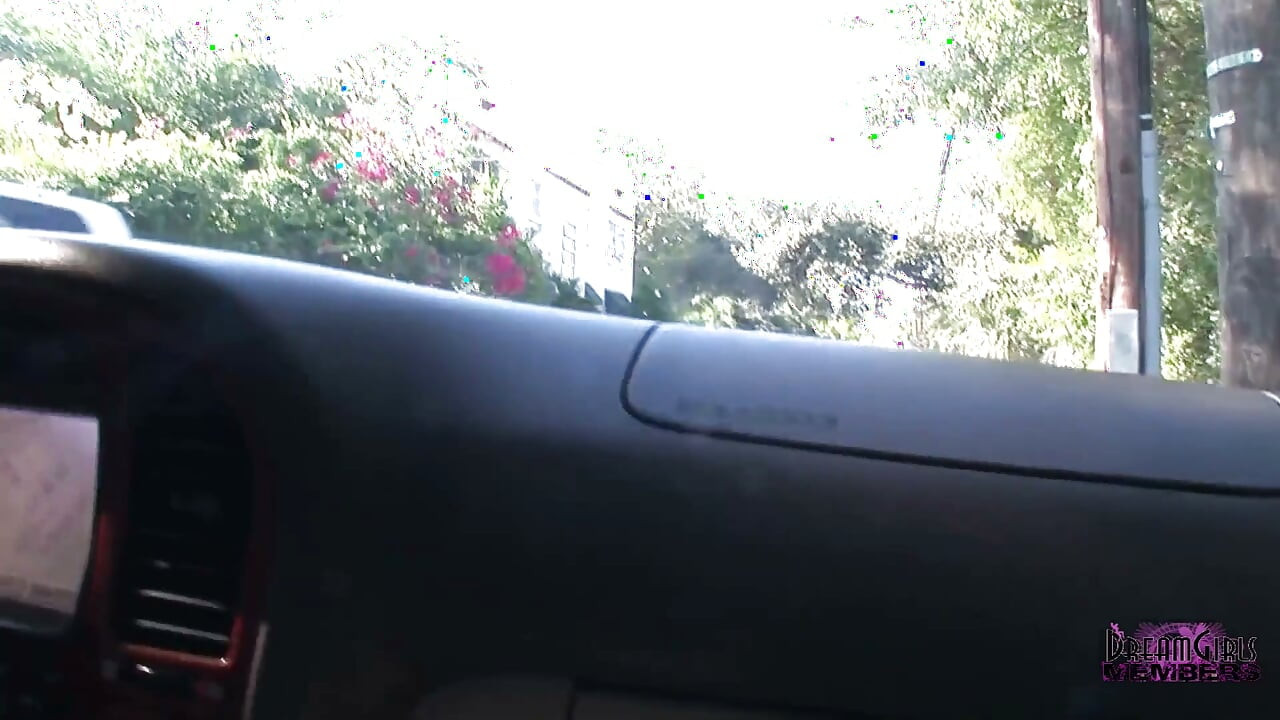 Petite freak stuffs her pussy with a big toy