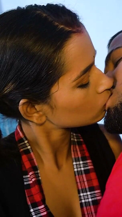 Desi 어린 처녀 여학생이 거대한 자지로 하드코어하게 박히는 1부 (힌디어 오디오) | 클립 1