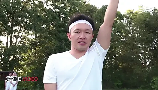 Взрывное приключение японской милфы Sara Saijo в гэнгбэнге на улице