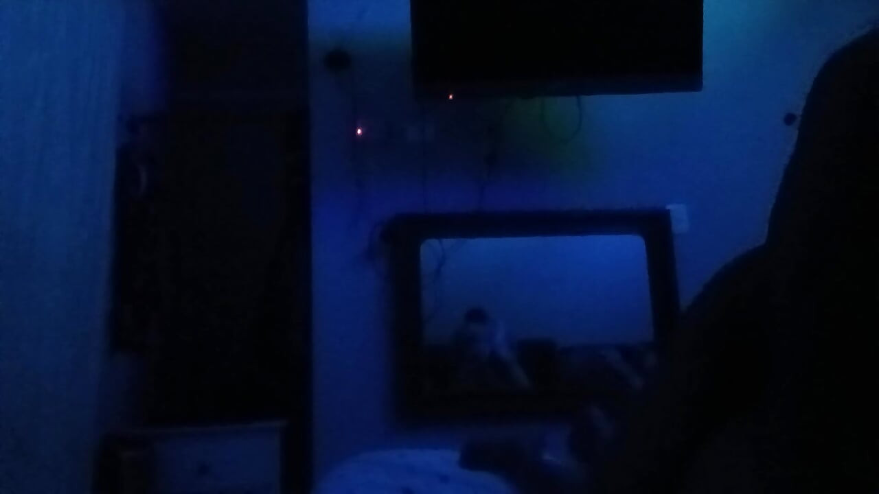 POV ostvaren kroz odraz zidnog ogledala meksičkog para koji ima vrući znojni seks Urfreaknastycouple