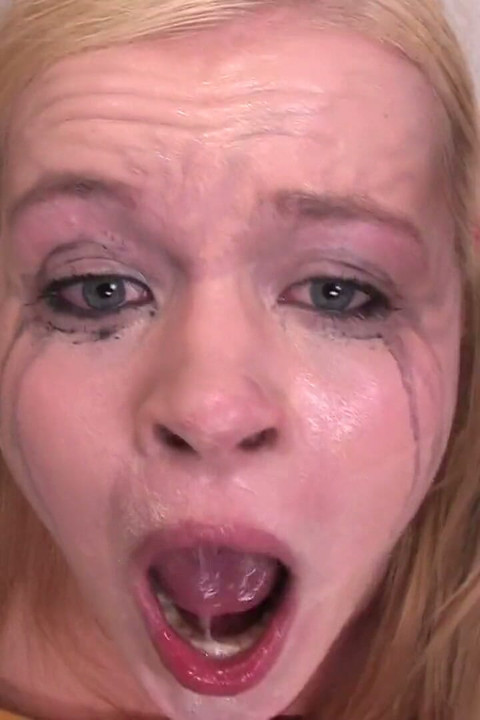 Innocent 18 years teen gets extreme deepthroat