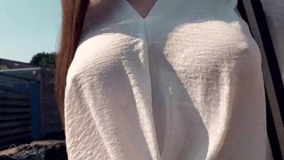 Boobwalk: áo sơ mi trắng