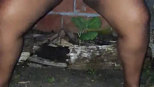 BBW STEPMOM PISSED IN PUBLIC SHOWING HER HUGE PUSSY TO EVERYONE