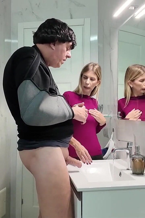 Stepaunt Annoyed by Her Stepnephew's Finds Herself Having to Wank Him with the Excuse of Broken Arms