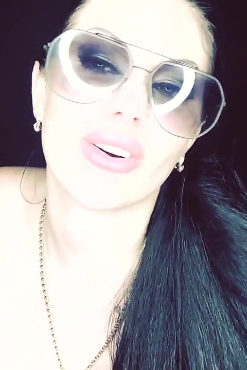 Wank all over beauty not over your ugly wife! Big tits and lips addiction!