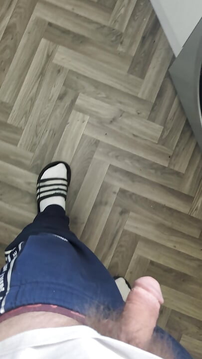 Sama kod kuće