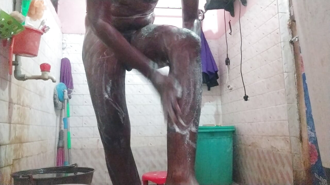 Тамільська сексуальна несподівана зйомка з великим чорним членом на 10 дюймів