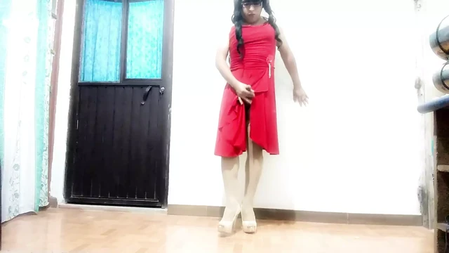 Me masturbo con vestido rojo