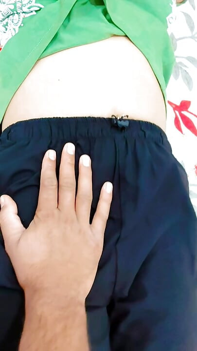 สาว Desi อินเดียสุดฮอตและเซ็กซี่โดนเย็ดในห้องที่มีควยใหญ่