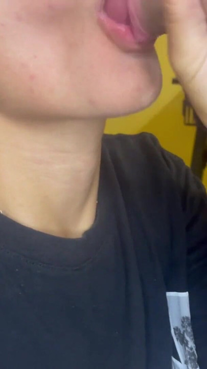 ШАЛОВЛИВАЯ ВЫПИЛА ВСЮ МОЮ СПЕРМУ, ГОРЯЧАЯ СУЧКА | Клип 1