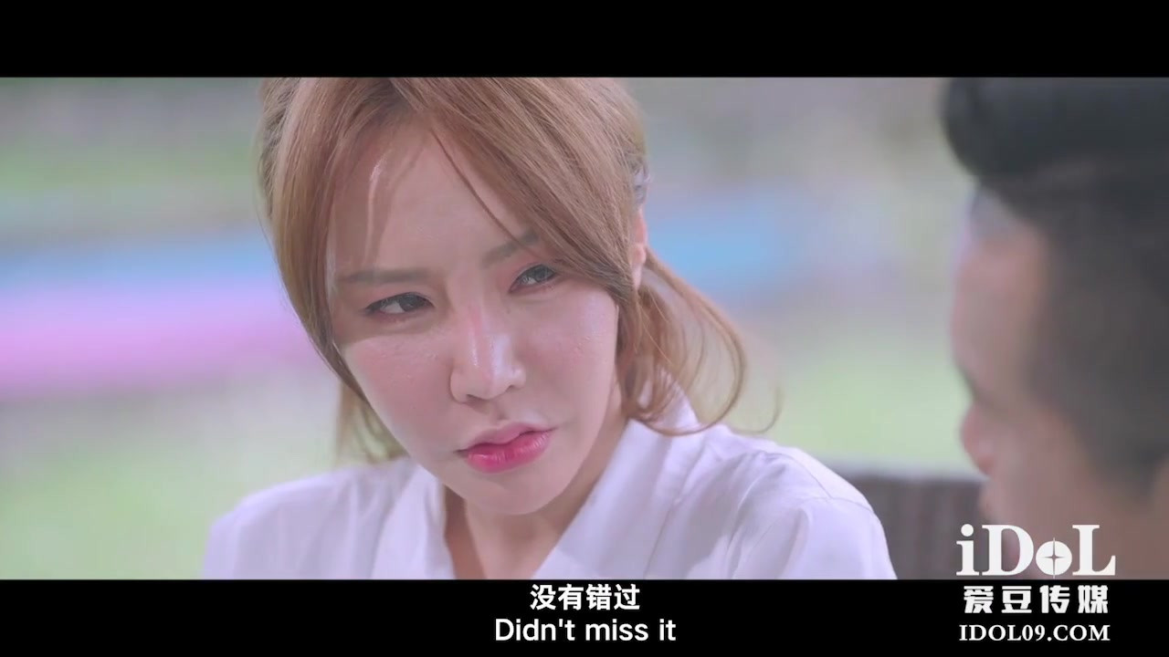 热辣性爱 - 丰满的亚洲素人在下班后享受性爱