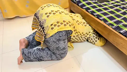 Pernikahan Al'ab Dhat Almuakhrat Alkabirat Walshawniat Ealiqat Taht Alsarir Walan Turid Mumarasat Aljins