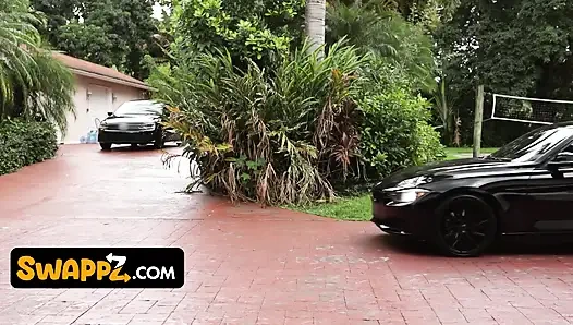 Skylar Vox ve Kinsley Kane üvey erkek kardeşlerini kızdırdıktan sonra değiştiriyor