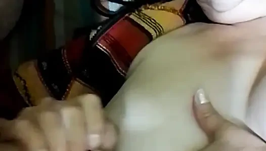 Yalnız olmaktan sıkıldım komşum beni evine davet ediyor ve bunu New York'tan yapıyoruz