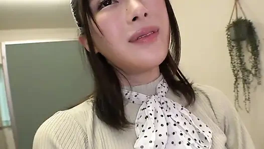 Aku ingin mencicipi lidahmu