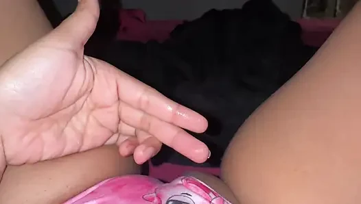 Gadis memek besar masturbasi