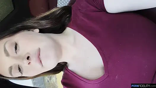 Lindsay lee semok dicrot di dalam berlanjut