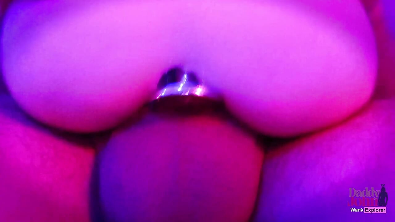 Plug your butt and Ride Daddy!