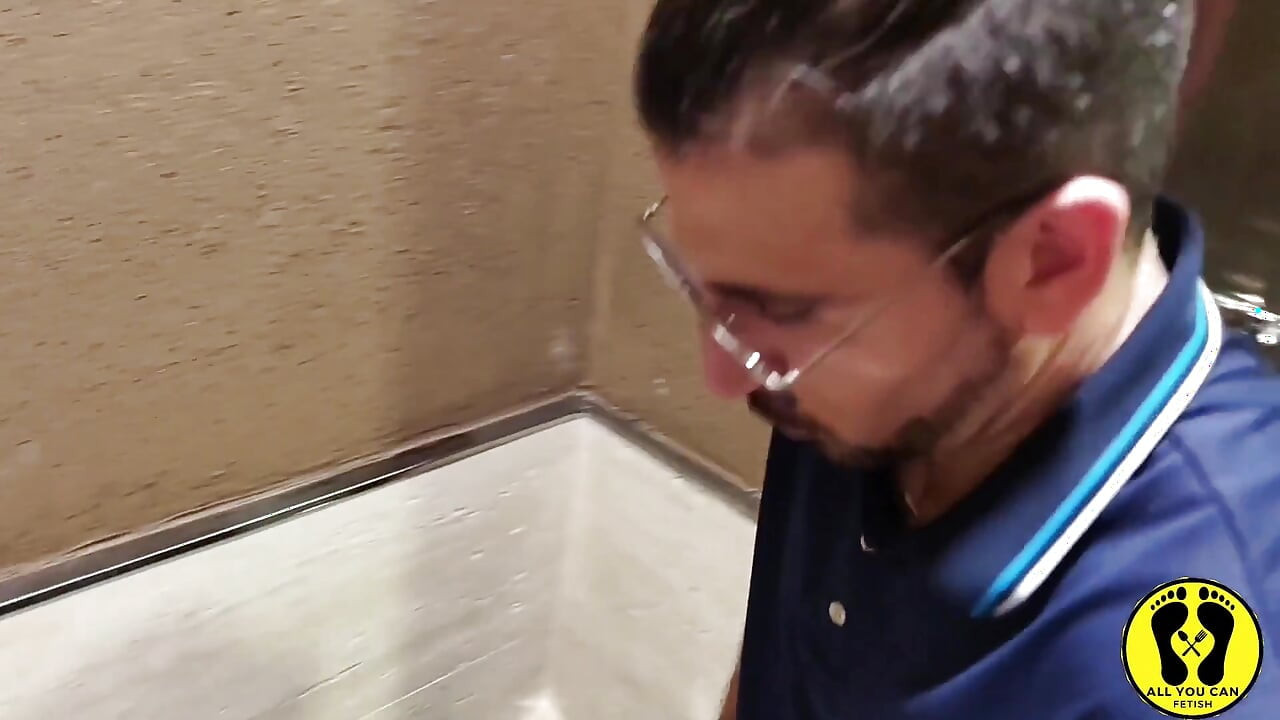Pissing Fetish Boys and Girl Relieving the Urge to Pee