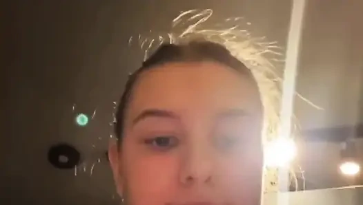 Squirting. Sıkı göte büyük anal tıkaç