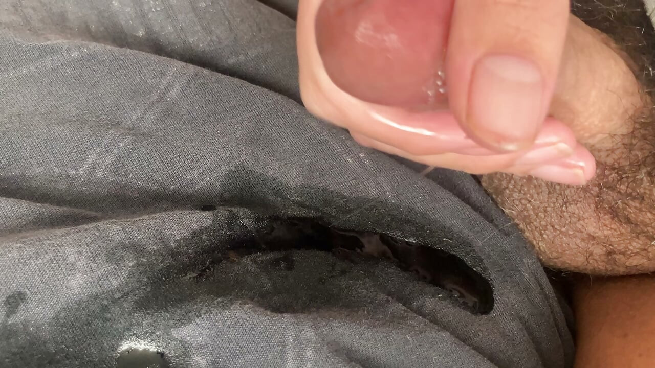 i was so horny i was pissing precum