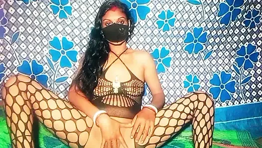 Mampi yenge yeni sikişiyor ve seksi kızlar