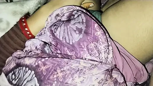 Adik tiri mengguncang kontol abang tirinya dan ngentot memeknya habis-habisan