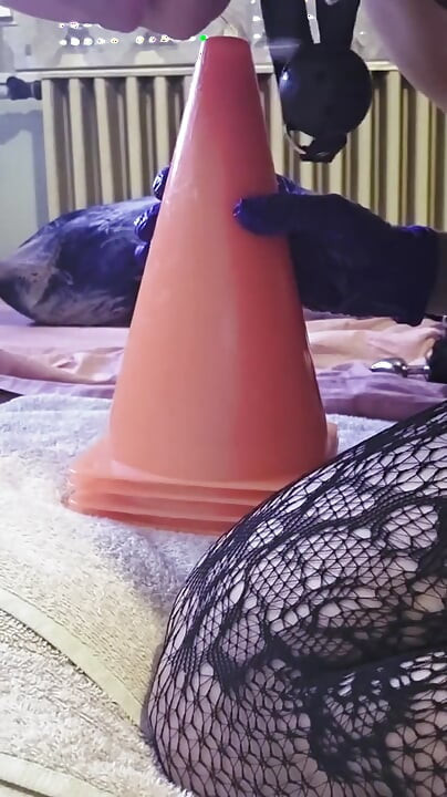 Ana Liz Fucks Her Greedy Asshole with a Buoy...