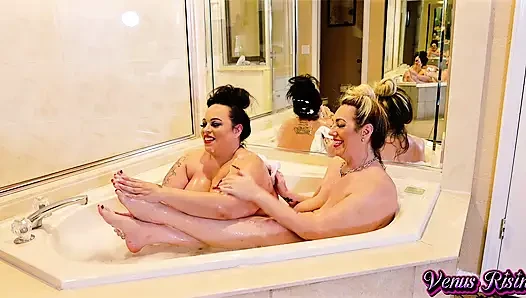 Sexy BBW Bubble Bath Sex
