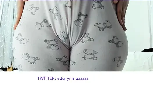 CAMEL TOE- MASTURBATION IN PAJAMAS- TURKISH PORN- TURKISH MILF