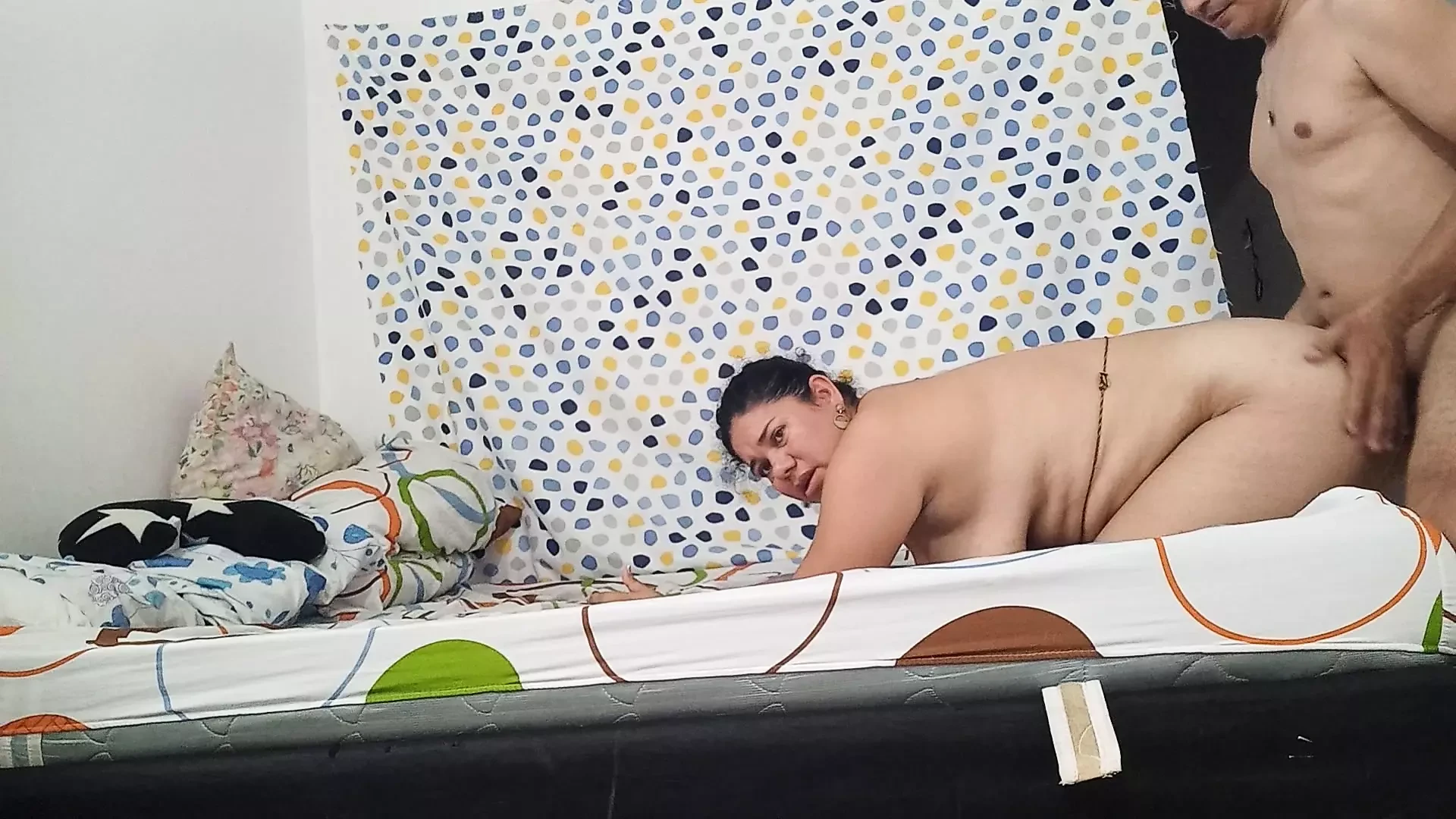 ベッドでのアナルセックス